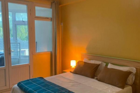 Coastal Roses 1 bed summer vacation private beachfront furnished apartment flic en flac